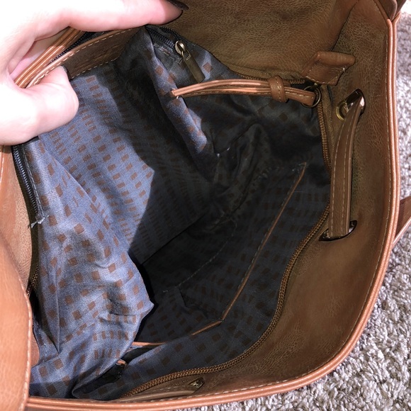 Tan boutique crossbody - Picture 5 of 5